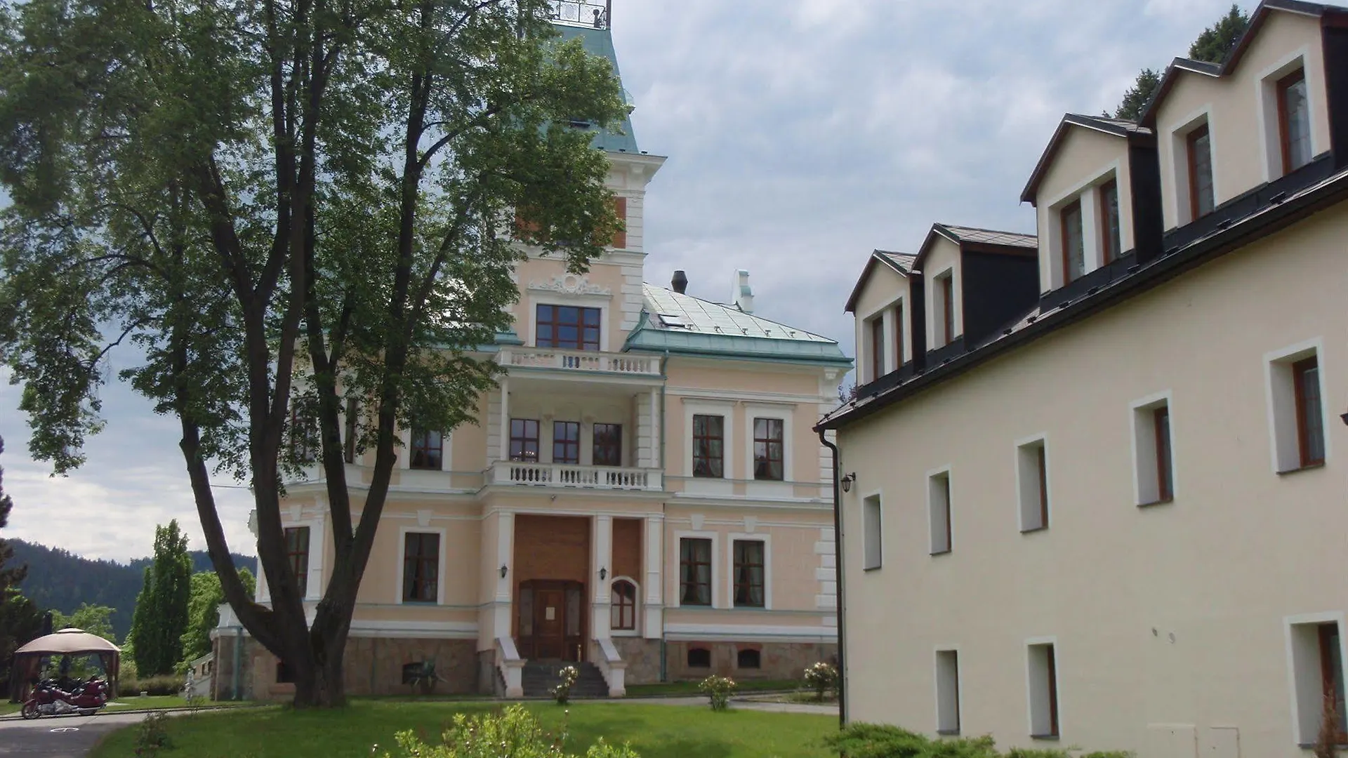 Отель Royal Golf Карловы Вары