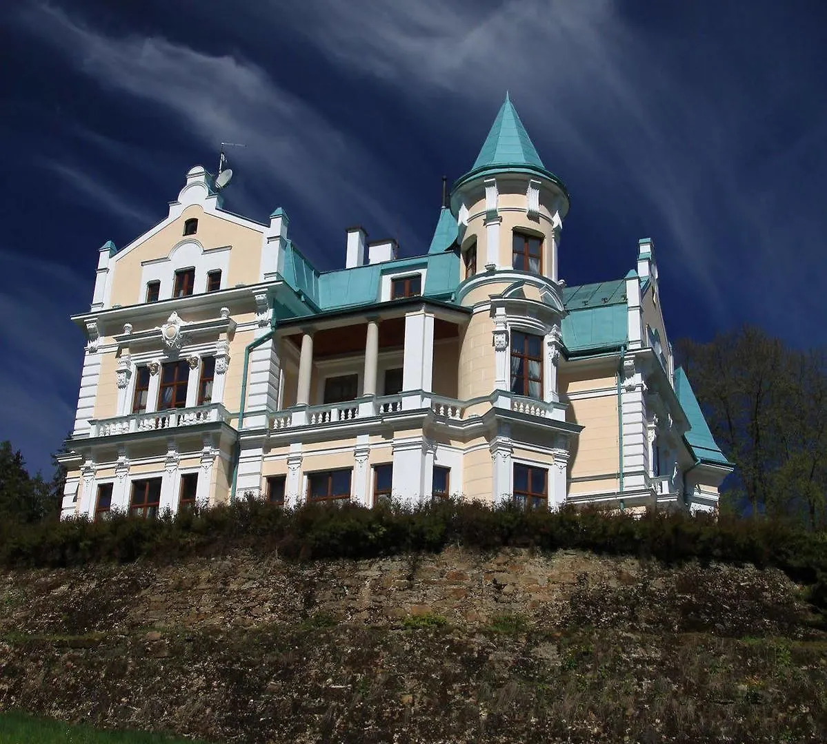 Отель Royal Golf Карловы Вары