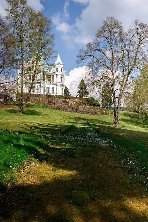 Отель Royal Golf Карловы Вары 4*,